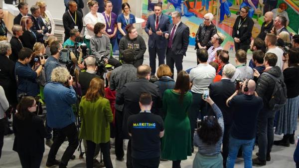 Labour Party leader Sir Keir Starmer (centre right), with shadow health secretary Wes Streeting (centre left) speaking during a visit to Alder Hey Children's Hospital, Liverpool, to unveil their Child Health Action Plan. Picture date: Thursday January 11, 2024.</p>

<p>　　