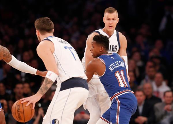 The Porzingis-Do<em></em>ncic duo in action against the Knicks in 2019.