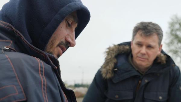 A man named Karwan, who wants to cross the Channel from France to the UK, speaks to Sky News's Europe correspo<em></em>ndent Adam Parsons.