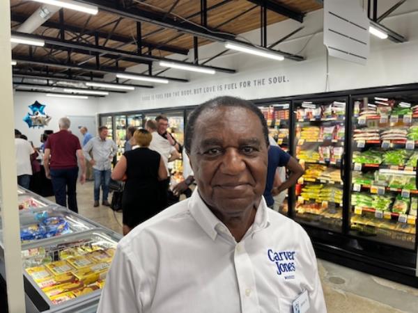Carver Jo<em></em>nes Market opens
