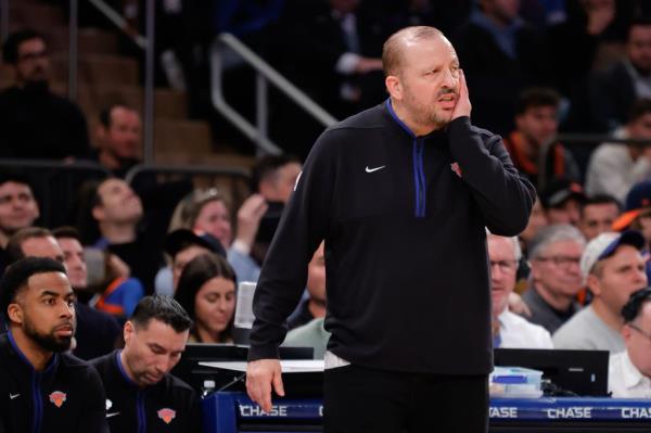 Knicks head coach Tom Thibodeau reacts in the second half