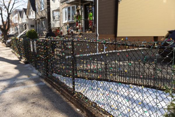 Vandals have been cutting the Christmas lights on 413 New York Ave. in Jersey City