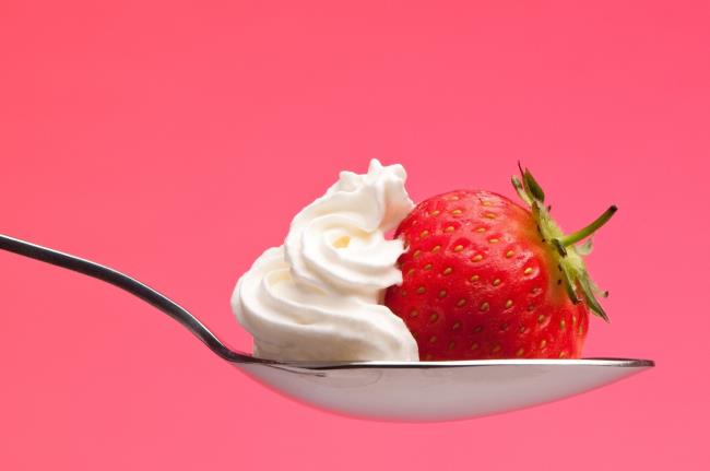 14-facts-a<em></em>bout-national-strawberries-and-cream-day-may-21st