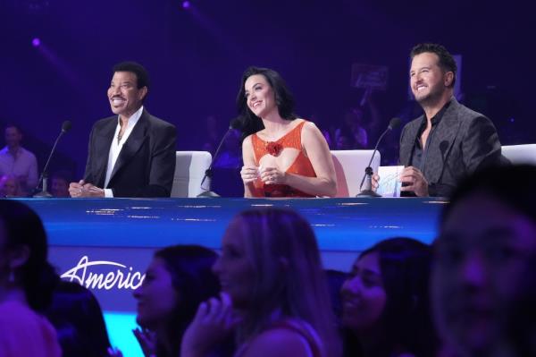 Lio<em></em>nel Richie (left), Katy Perry (center), and Luke Bryan during the three-hour 