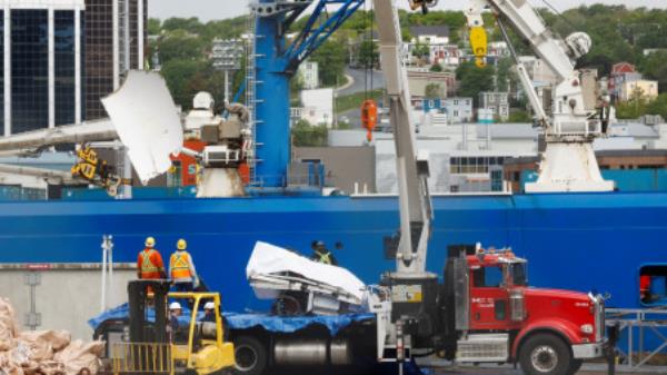 A view of the Horizon Arctic ship, as salvaged pieces of the Titan submersible from OceanGate Expeditions are returned, in St. John's harbour, Newfoundland, Canada June 28, 2023. REUTERS/David Hiscock</p>

<p>　　