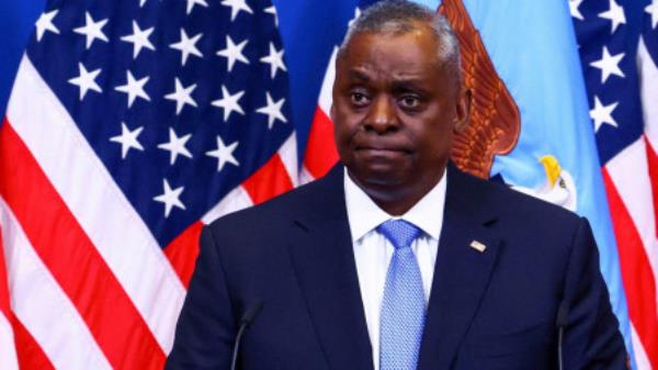 FILE PHOTO: U.S. Secretary of Defence Lloyd Austin holds a news co<em></em>nference on the day of a NATO Defence Ministers' meeting at the Alliance's headquarters in Brussels, Belgium June 15, 2023. REUTERS/Yves Herman/File Photo</p>

<p>　　
