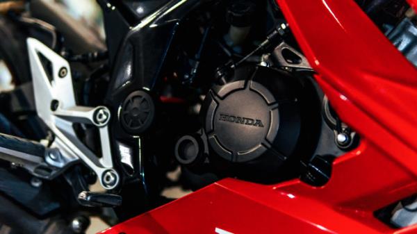 The 150cc engine, despite being the same as the last one, offers more refinement and is enough to have fun with in a light 139kg bike. Photos: Akif Hamid