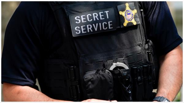 FILE - A secret service agent, July 20, 2022, in New York. (AP Photo/Julia Nikhinson, File)