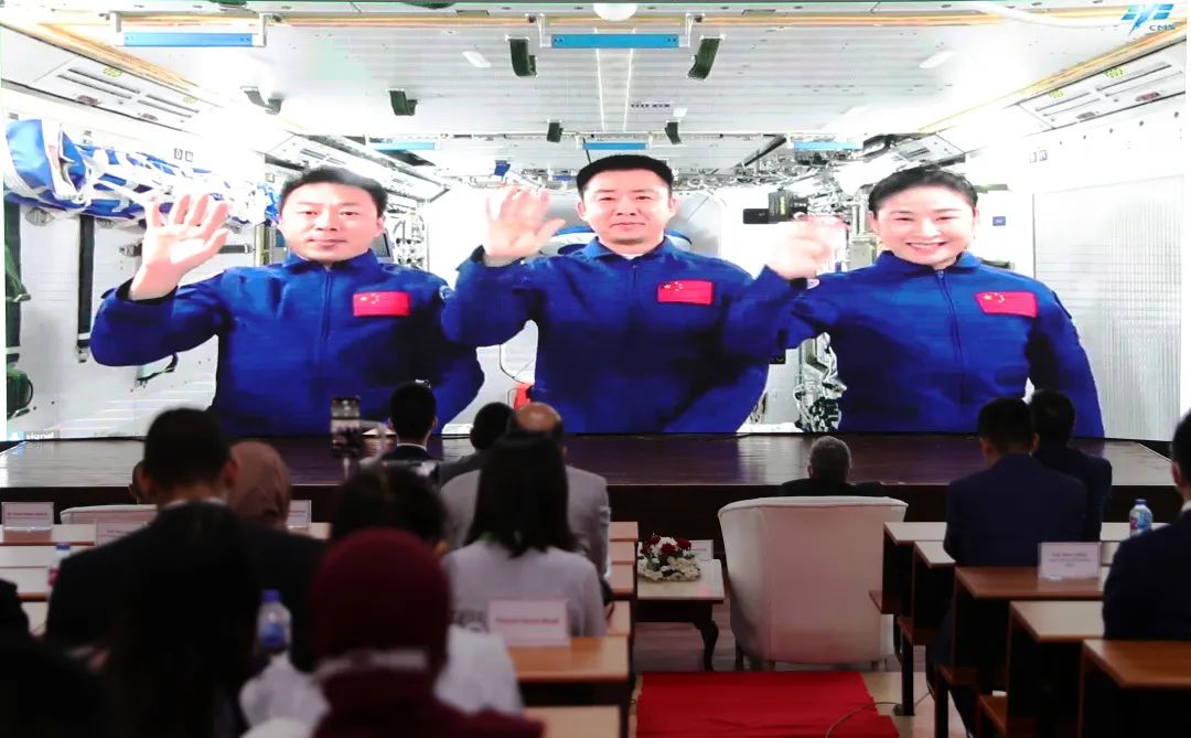 新的社会控制青少年从元网络和社会_社会控制理论解释青少年犯罪_简述青少年社会支持网络