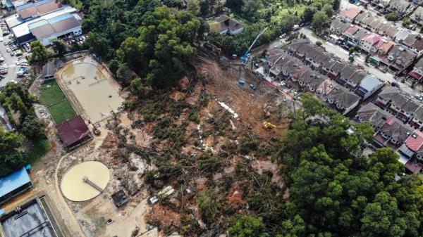 Cracks in mo<em></em>nsoon drain believed to be cause of Puchong’s Taman Wawasan landslide, says Selangor exco 