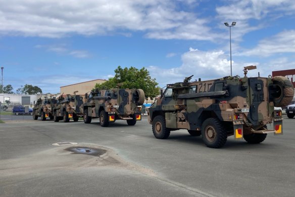 A co<em></em>nvoy of Australian Army vehicles on its way from Caboolture to Greenbank to help in the Logan, Gold Coast and Scenic Rim areas.