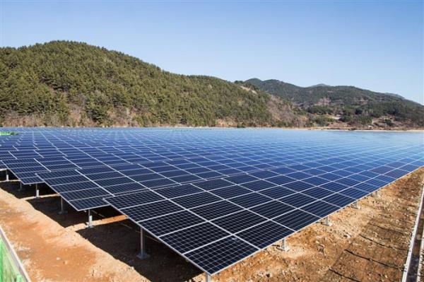 OCI's　solar　power　generators　in　Namhae
