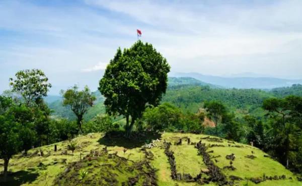 Study Slammed For Claiming World's Oldest Pyramid Was Built 25,000 Years Ago Study Slammed For Claiming World's Oldest Pyramid Was Built 25,000 Years Ago