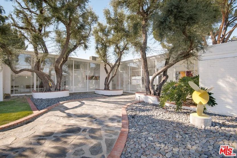 Realtor.com - Frank Sinatra 1