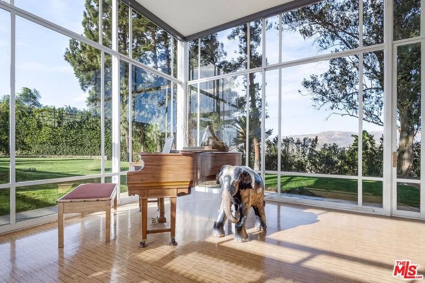 Realtor.com - Frank Sinatra 5