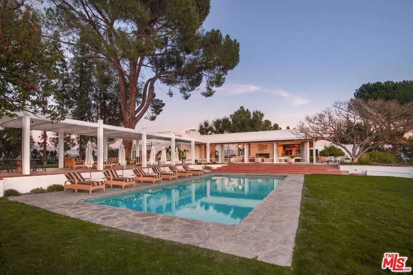 Realtor.com - Frank Sinatra 2