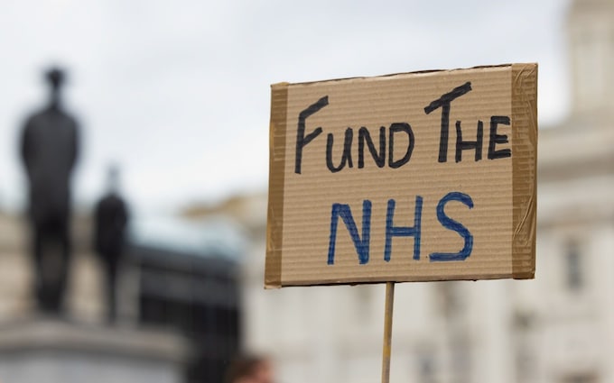 Junior doctors are being urged to call off their o<em></em>ngoing walkout after Rishi Sunak announced a six per cent pay rise for doctors