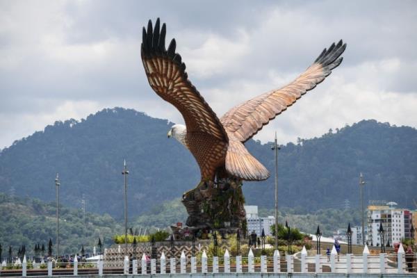 Lack of direct flights to Langkawi one reason for decline in number of tourists, says Kedah MB