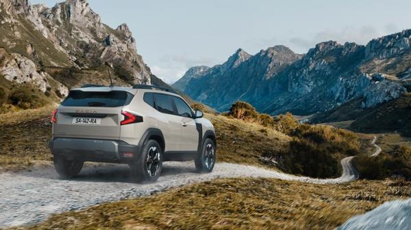 New Y-shaped rear lights for 2024 Dacia Duster