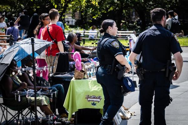 Drug dealers next to cops