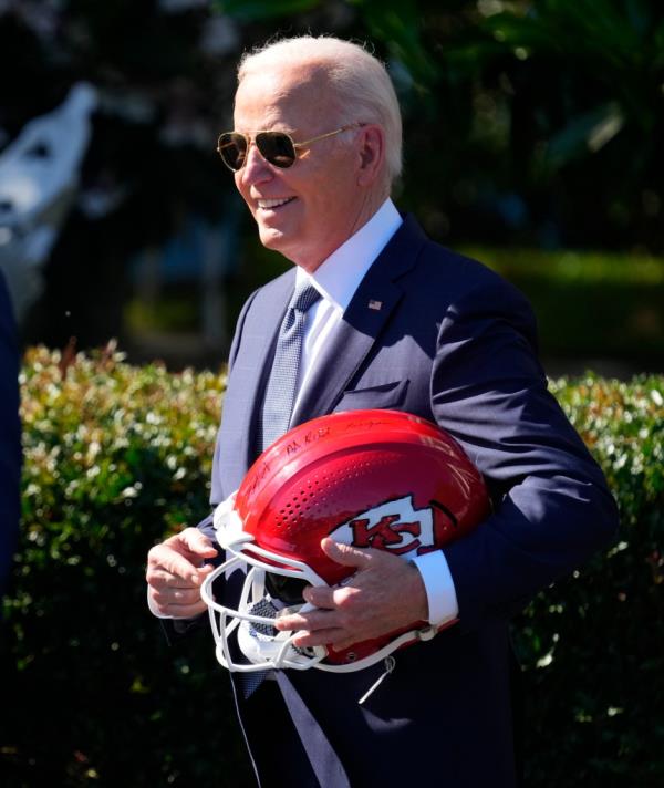 The 81-year-old old president has repeatedly boasted a<em></em>bout his past football experience.