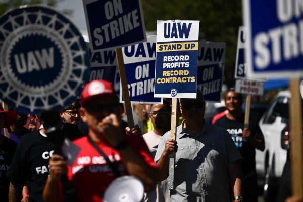 UAW protesters