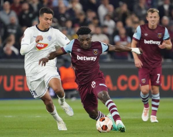 Mohammed Kudus playing for West Ham