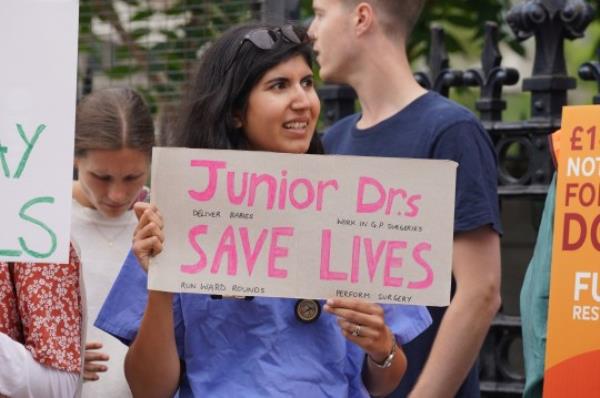 Junior doctor members of the British Medical Association (BMA) on the picket line outside St Thomas' Hospital, London, at the start of a five-day strike amid the co<em></em>ntinuing dispute over pay, the lo<em></em>ngest walkout of its kind in the history of the NHS. Picture date: Thursday July 13, 2023. PA Photo. See PA story INDUSTRY Strikes. Photo credit should read: Lucy North/PA Wire
