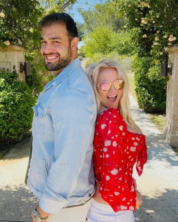 Britney Spears and Sam Asghari 22 June 2023 https://www.instagram.com/p/Ct0Jn5hRhqP/?hl=en
