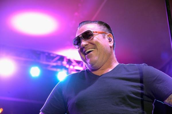 Steve Harwell. 
