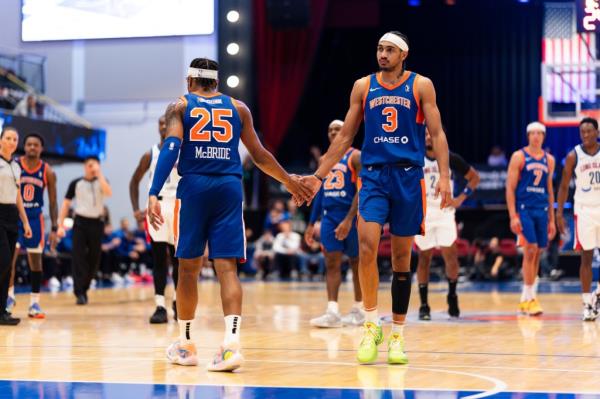 Jacob Toppin #3 of the Westchester Knicks