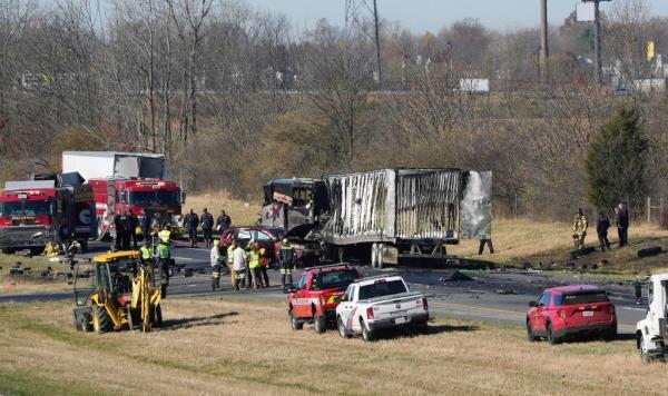 First respo<em></em>nders are pictured on the scene of the crash.