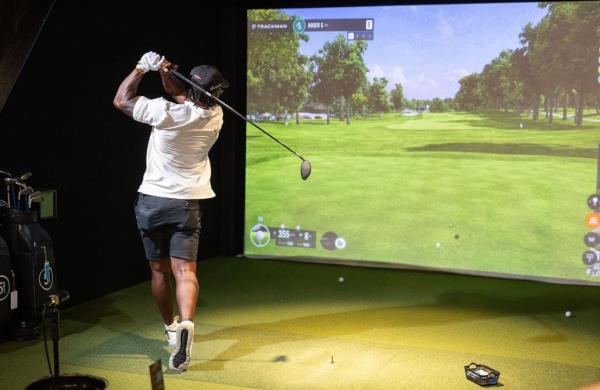 Five Iron Golf in Chicago