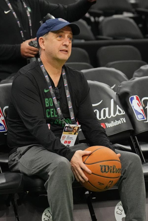Jeff Van Gundy won a title with the Celtics.