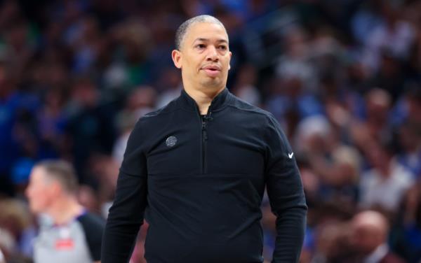 Tyronn Lue added Jeff Van Gundy to his staff.