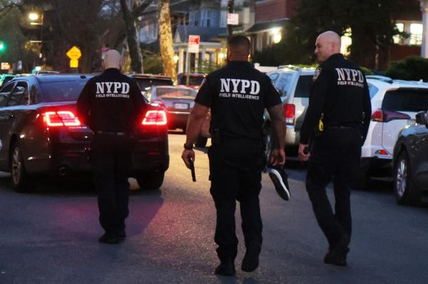 Cop accused of pulling gun on teen. 
