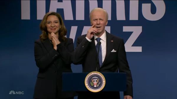 Maya Rudolph and Dana Carvey returned to the SNL stage on Saturday night.
