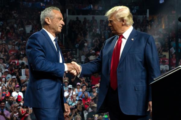 Robert F. Kennedy Jr. suspended his campaign and endorsed Do<em></em>nald Trump on Friday.
