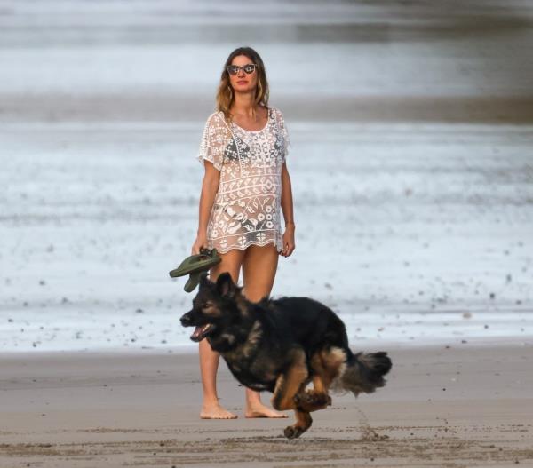 Gisele Bündchen looks ahead while on vacation in Costa Rica.