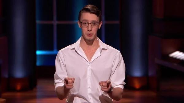 Vladislav Smolyanskyy on 