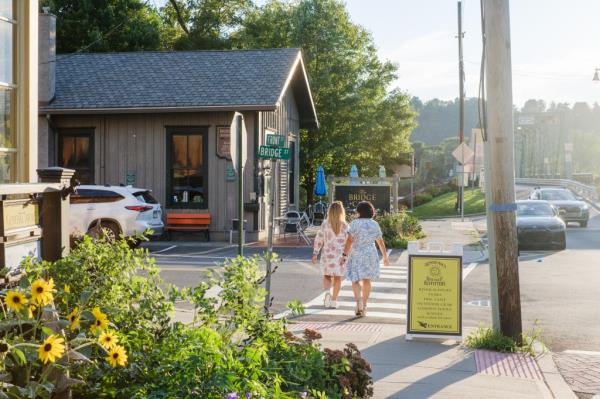 People walking through downtown Frenchtown, NJ.
