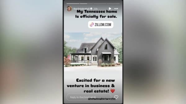 The 41-year-old reality star took to her Instagram Story to share that she was selling her farmhouse in Leiper's Fork for $4.5 million.</p>

<p>　　