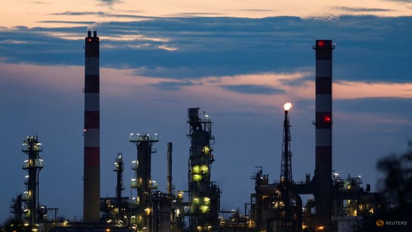 Oil extends gains with September Fed rate cut in focus