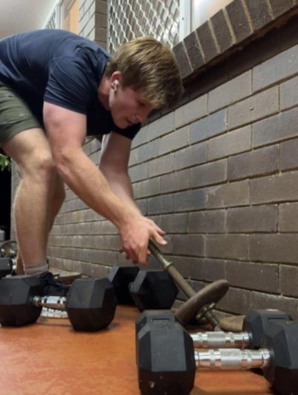 Robert Irwin shares workout tips for the home gym.