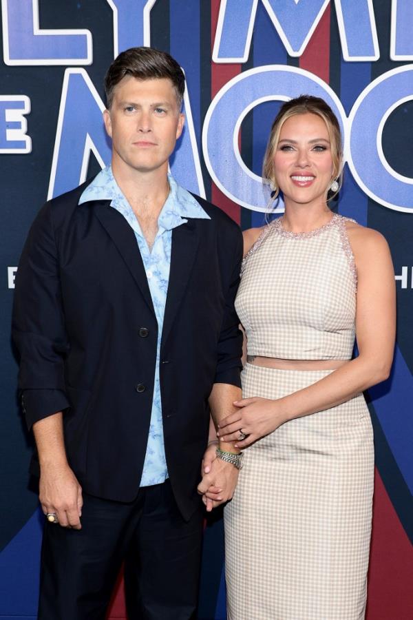 Colin Jost and Scarlett Johansson.