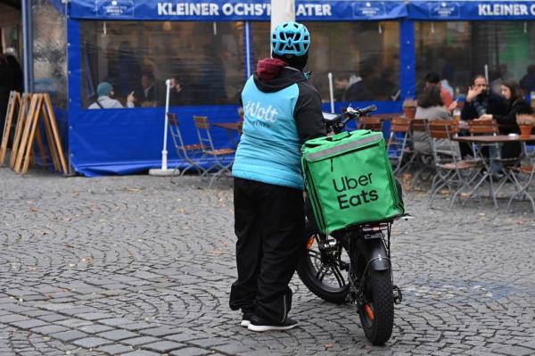 The minimum wage-setting law was initially slated to take effect in July, but Uber, DoorDash and Grubhub swiftly move to fight it, arguing that the mandate represents a misunderstanding of how the food delivery industry works.