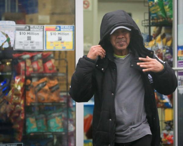 Murray at the co<em></em>nvenience store. 