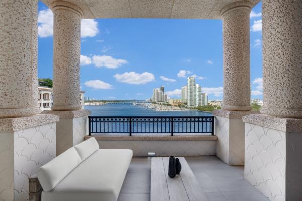 caroline wozniacki david lee penthouse sale