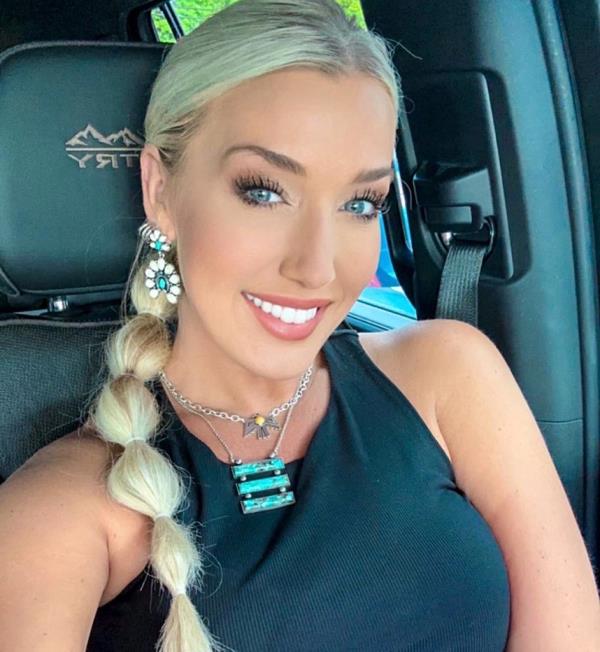 Lunden Robert, who shares a daughter with Hunter Biden, has started working for a gun store called Rob Roberts Custom Guns