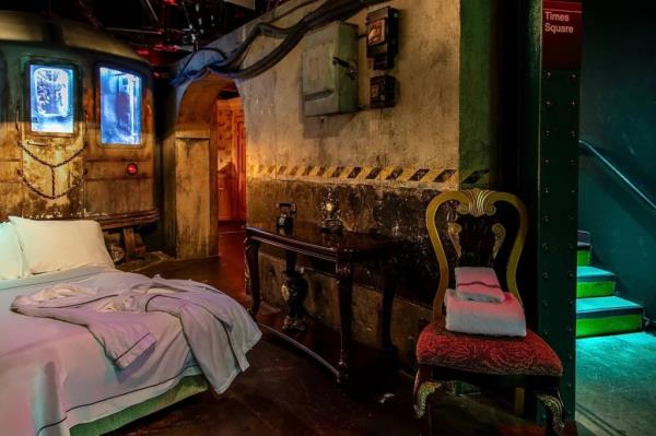 Subway station themed room